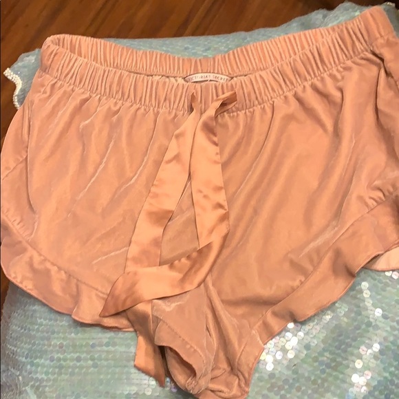 Victoria's Secret Pants - Victoria Secret Plush Shorts Sz M